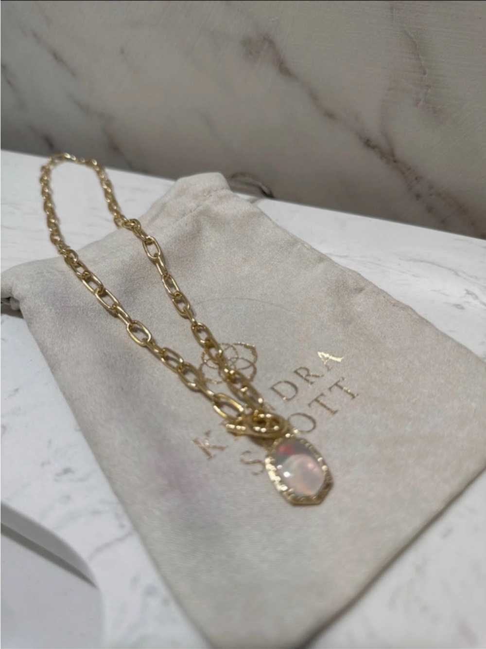 Kendra Scott Gold Chain Necklace with Iridescent Opal Pendant